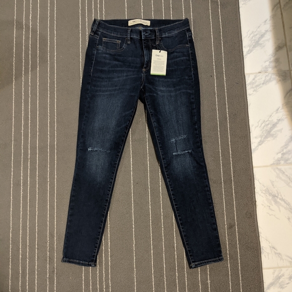 Gap mid rise ripped jeans - Picture 2 of 3